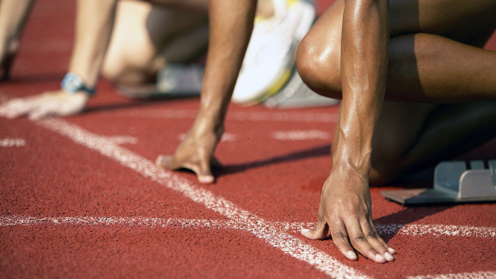 命运回旋镖！七年前选秀夜惊天互换，东契奇与老鹰的纠葛再成焦点