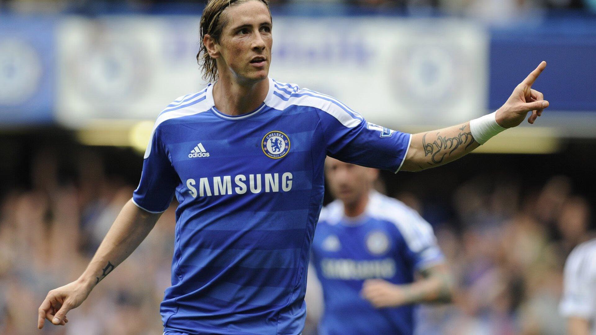 皇家蓝复兴在望！沙尔克提前一轮锁定半程冠军，重返德甲之路豁然开朗